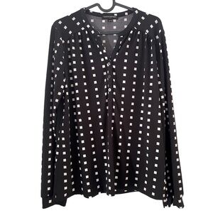 Banana Republic Black Cream Long Sleeve Popover‎ Blouse with Stretch